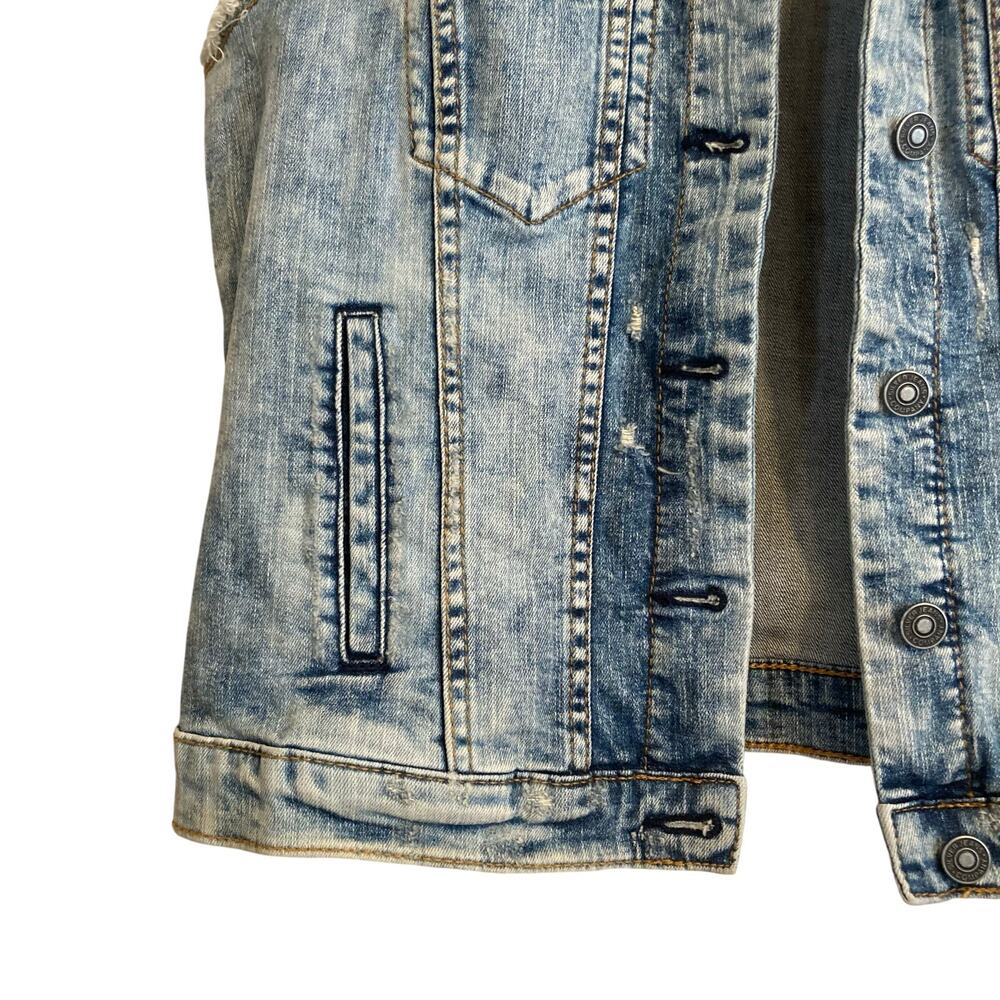 NWT Silver Jeans Co Mid Wash Denim Button Up Distressed Western Vest Size Medium - Picture 15 of 16